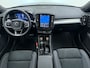 Volvo XC40 B4 211pk Plus Dark / 20'' / Pixel Koplampen / Panoramadak / Getint Glas / Nubuck / 360 Camera / El. Stoelen / Noodreservewiel / Trekhaak / Stoel + Stuuw. Verwarming /