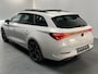 CUPRA Leon Sportstourer 1.4 e-Hybrid VZ Performance / AUTOMAAT/ 245 PK/ PANO/ ACC/ PARK.SENSOREN/ STUURVERWARM./ KEYLESS/ RIJ-MODI/ DIGITAL DASH/ DODEHOEK/ NAVI/ DAB/ CLIMA/ LED/ 19'' LMV