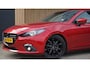 Mazda 3 2.0 120pk GT-M *Black Optik* Leder HUD BOSE LED Stoelverwarming Keyless *Soul Red Pearl* NL auto!