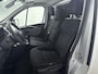 Renault Trafic 1.6 dCi 120 Pk T29 L2H1 Luxe | Navigatie | Airco | Cruise control | Parkeersensor achter | Zijschuifdeur Rechts | Trekhaak | Passagiersbank | Mistlampen Voor | Betimmering Laadruimte |