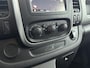 Renault Trafic 1.6 dCi 120 Pk T29 L2H1 Luxe | Navigatie | Airco | Cruise control | Parkeersensor achter | Zijschuifdeur Rechts | Trekhaak | Passagiersbank | Mistlampen Voor | Betimmering Laadruimte |