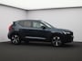 Volvo XC40 2.0 B4 Plus Dark / Trekhaak / Pan. dak / Harman Kardon / Privacy Glass / Elektr. bedienbare stoelen / Stoel+stuurwielverwarming