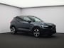Volvo XC40 2.0 B4 Plus Dark / Trekhaak / Pan. dak / Harman Kardon / Privacy Glass / Elektr. bedienbare stoelen / Stoel+stuurwielverwarming