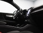 Volvo XC40 2.0 B4 Plus Dark / Trekhaak / Pan. dak / Harman Kardon / Privacy Glass / Elektr. bedienbare stoelen / Stoel+stuurwielverwarming