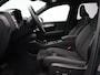 Volvo XC40 2.0 B4 Plus Dark / Trekhaak / Pan. dak / Harman Kardon / Privacy Glass / Elektr. bedienbare stoelen / Stoel+stuurwielverwarming