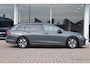 Volkswagen Golf Variant 1.5 eTSI 150pk DSG Life Edition | Trekhaak | 360 Camera | Side Assist | Navigatie | PDC