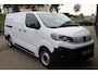 Peugeot e-Expert EV L3 Long 75 kWh | L3 Long | Fase 3 laden | SOH 100% | Nieuw model | 3-Zits | Navigatie | Camera |
