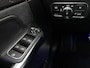 Mercedes-Benz B-klasse 200 AMG Nightpakket | Panoramadak | Sfeerverlichting | Keyless GO | Stoelverwarming | Parkeerpakket met Camera | Inclusief 24 maanden Mercedes-Benz Certified garantie voor Europa.