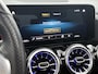 Mercedes-Benz B-klasse 200 AMG Nightpakket | Panoramadak | Sfeerverlichting | Keyless GO | Stoelverwarming | Parkeerpakket met Camera | Inclusief 24 maanden Mercedes-Benz Certified garantie voor Europa.