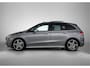 Mercedes-Benz B-klasse 200 AMG Nightpakket | Panoramadak | Sfeerverlichting | Keyless GO | Stoelverwarming | Parkeerpakket met Camera | Inclusief 24 maanden Mercedes-Benz Certified garantie voor Europa.