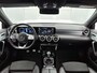 Mercedes-Benz A-klasse 160 AMG Nightpakket | Trekhaak | Sfeerverlichting | Augmented Reality | Led | Parkeerpakket met Camera | Inclusief 24 maanden Mercedes-Benz Certified garantie voor Europa. garage-sale