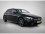 Mercedes-Benz A-klasse 160 AMG Nightpakket | Trekhaak | Sfeerverlichting | Augmented Reality | Led | Parkeerpakket met Camera | Inclusief 24 maanden Mercedes-Benz Certified garantie voor Europa. garage-sale