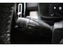 Volvo XC40 B4 211PK Plus Dark | ACC | Trekhaak | Schuif/kanteldak | Stoel + Stuur verwarmd | BLIS | Nubuck | El. Stoelen |