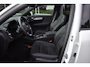 Volvo XC40 B4 211PK Plus Dark | ACC | Trekhaak | Schuif/kanteldak | Stoel + Stuur verwarmd | BLIS | Nubuck | El. Stoelen |
