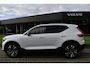 Volvo XC40 B4 211PK Plus Dark | ACC | Trekhaak | Schuif/kanteldak | Stoel + Stuur verwarmd | BLIS | Nubuck | El. Stoelen |