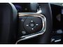 Volvo XC40 B4 211PK Plus Dark | ACC | Trekhaak | Schuif/kanteldak | Stoel + Stuur verwarmd | BLIS | Nubuck | El. Stoelen |