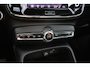 Volvo XC40 B4 211PK Plus Dark | ACC | Trekhaak | Schuif/kanteldak | Stoel + Stuur verwarmd | BLIS | Nubuck | El. Stoelen |