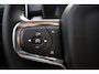 Volvo XC40 B4 211PK Plus Dark | ACC | Trekhaak | Schuif/kanteldak | Stoel + Stuur verwarmd | BLIS | Nubuck | El. Stoelen |