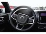 Volvo XC40 B4 211PK Plus Dark | ACC | Trekhaak | Schuif/kanteldak | Stoel + Stuur verwarmd | BLIS | Nubuck | El. Stoelen |