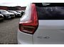 Volvo XC40 B4 211PK Plus Dark | ACC | Trekhaak | Schuif/kanteldak | Stoel + Stuur verwarmd | BLIS | Nubuck | El. Stoelen |