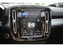 Volvo XC40 B4 211PK Plus Dark | ACC | Trekhaak | Schuif/kanteldak | Stoel + Stuur verwarmd | BLIS | Nubuck | El. Stoelen |