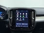 Volvo XC40 B4 211pk Plus Dark / Nubuck / Elektr. Stoelen / Panoramadak / Trekhaak / Harman&Kardon Audio / Getint Glas / ACC / BLIS / Keyless / Stoel + Stuurw. Verwarming / PDC + Camera / Noordreservewiel /