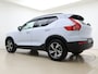 Volvo XC40 B4 211pk Plus Dark / Nubuck / Elektr. Stoelen / Panoramadak / Trekhaak / Harman&Kardon Audio / Getint Glas / ACC / BLIS / Keyless / Stoel + Stuurw. Verwarming / PDC + Camera / Noordreservewiel /