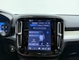 Volvo XC40 B4 211pk Plus Dark / Nubuck / Elektr. Stoelen / Panoramadak / Trekhaak / Harman&Kardon Audio / Getint Glas / ACC / BLIS / Keyless / Stoel + Stuurw. Verwarming / PDC + Camera / Noordreservewiel /