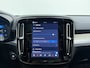 Volvo XC40 B4 211pk Plus Dark / Nubuck / Elektr. Stoelen / Panoramadak / Trekhaak / Harman&Kardon Audio / Getint Glas / ACC / BLIS / Keyless / Stoel + Stuurw. Verwarming / PDC + Camera / Noordreservewiel /