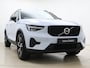 Volvo XC40 B4 211pk Plus Dark / Nubuck / Elektr. Stoelen / Panoramadak / Trekhaak / Harman&Kardon Audio / Getint Glas / ACC / BLIS / Keyless / Stoel + Stuurw. Verwarming / PDC + Camera / Noordreservewiel /