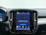 Volvo XC40 B4 211pk Plus Dark / Nubuck / Elektr. Stoelen / Panoramadak / Trekhaak / Harman&Kardon Audio / Getint Glas / ACC / BLIS / Keyless / Stoel + Stuurw. Verwarming / PDC + Camera / Noordreservewiel /