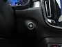 Volvo XC40 B4 211pk Plus Dark / Nubuck / Elektr. Stoelen / Panoramadak / Trekhaak / Harman&Kardon Audio / Getint Glas / ACC / BLIS / Keyless / Stoel + Stuurw. Verwarming / PDC + Camera / Noordreservewiel /