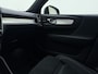 Volvo XC40 B4 211pk Plus Dark / Nubuck / Elektr. Stoelen / Panoramadak / Trekhaak / Harman&Kardon Audio / Getint Glas / ACC / BLIS / Keyless / Stoel + Stuurw. Verwarming / PDC + Camera / Noordreservewiel /
