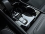 Volvo XC40 B4 211pk Plus Dark / Nubuck / Elektr. Stoelen / Panoramadak / Trekhaak / Harman&Kardon Audio / Getint Glas / ACC / BLIS / Keyless / Stoel + Stuurw. Verwarming / PDC + Camera / Noordreservewiel /