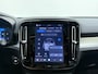 Volvo XC40 B4 211pk Plus Dark / Nubuck / Elektr. Stoelen / Panoramadak / Trekhaak / Harman&Kardon Audio / Getint Glas / ACC / BLIS / Keyless / Stoel + Stuurw. Verwarming / PDC + Camera / Noordreservewiel /