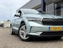 Skoda Enyaq iV 80 / 90,1% SOH / Adaptive Cruise-Control / Elektr.-Trekhaak / Stuurverwarming / LED / Dodehoek-Detectie / Apple-Carplay & Android-Auto / Warmtepomp / Zonnescherm-Zijruiten / DAB Radio-Bluetooth / Navi / Keyless / Armsteun V+A / PDC V+A met Camera / 19'' LMV / ENZ.