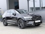 Volvo XC60 2.0 T8 Plug-in hybrid AWD Plus Black Edition 455 PK | Long Range | Pano | 2 fase laden | All season banden