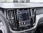 Volvo XC60 2.0 T8 Plug-in hybrid AWD Plus Black Edition 455 PK | Long Range | Pano | 2 fase laden | All season banden