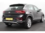 Volkswagen T-Roc 1.5 TSI 150pk Automaat Style Navigatie Apple Carplay/Android Auto Parkeersensoren Camera Adaptive Cruise Control Blind Spot Assist Park Assist Stoel- en stuurverwarming Elektrische achterklep LED-koplampen