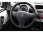 Peugeot 107 1.0 Active/ 5-DRS/ Airco!/ C.V.afstand/ Radio-CD+AUX/ Elek.Pakket/ Isofix/ Deelbare Achterbank.