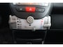 Peugeot 107 1.0 Active/ 5-DRS/ Airco!/ C.V.afstand/ Radio-CD+AUX/ Elek.Pakket/ Isofix/ Deelbare Achterbank.