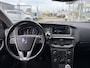 Volvo V40 1.6 T4 Summum / NL-Auto / Vol-Leder / Panodak / Adaptive Cruise-Control / Stoelverwarming / Dodehoek-Detectie / Adaptieve-Koplampen / Radio-Bluetooth / Navi / PDC met Camera / 17'' LMV / All-Seasons / ENZ.