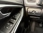 Volvo V40 1.6 T4 Summum / NL-Auto / Vol-Leder / Panodak / Adaptive Cruise-Control / Stoelverwarming / Dodehoek-Detectie / Adaptieve-Koplampen / Radio-Bluetooth / Navi / PDC met Camera / 17'' LMV / All-Seasons / ENZ.