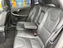 Volvo V40 1.6 T4 Summum / NL-Auto / Vol-Leder / Panodak / Adaptive Cruise-Control / Stoelverwarming / Dodehoek-Detectie / Adaptieve-Koplampen / Radio-Bluetooth / Navi / PDC met Camera / 17'' LMV / All-Seasons / ENZ.