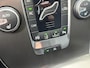 Volvo V40 1.6 T4 Summum / NL-Auto / Vol-Leder / Panodak / Adaptive Cruise-Control / Stoelverwarming / Dodehoek-Detectie / Adaptieve-Koplampen / Radio-Bluetooth / Navi / PDC met Camera / 17'' LMV / All-Seasons / ENZ.