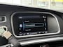 Volvo V40 1.6 T4 Summum / NL-Auto / Vol-Leder / Panodak / Adaptive Cruise-Control / Stoelverwarming / Dodehoek-Detectie / Adaptieve-Koplampen / Radio-Bluetooth / Navi / PDC met Camera / 17'' LMV / All-Seasons / ENZ.