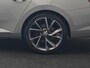 Skoda Superb Combi 1.4 TSI iV Sportline Business PHEV 218pk Dealer O.H. | Trekhaak Af Fabriek | Panodak | 360 Camera | Alcantara Sportstoelen Memory & Verwarmd | Sfeerverlichting | Keyless | Blis | Crystal LED | Navigatie | DAB | Plug In Hybrid |
