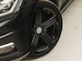 Volkswagen Golf 1.5 TSI Highline R 150Pk Automaat (PANORAMADAK, APPLE CARPLAY, GROOT NAVI, ALCANTARA, STOELVERWARMING, SPORTSTOELEN, PARKEERSENSOREN, ADAPTIVE CRUISE, MASSAGE, NIEUWE APK, NIEUWSTAAT)