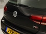 Volkswagen Golf 1.5 TSI Highline R 150Pk Automaat (PANORAMADAK, APPLE CARPLAY, GROOT NAVI, ALCANTARA, STOELVERWARMING, SPORTSTOELEN, PARKEERSENSOREN, ADAPTIVE CRUISE, MASSAGE, NIEUWE APK, NIEUWSTAAT)
