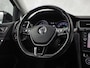 Volkswagen Golf 1.5 TSI Highline R 150Pk Automaat (PANORAMADAK, APPLE CARPLAY, GROOT NAVI, ALCANTARA, STOELVERWARMING, SPORTSTOELEN, PARKEERSENSOREN, ADAPTIVE CRUISE, MASSAGE, NIEUWE APK, NIEUWSTAAT)